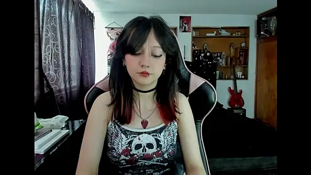 Maki Zein  online show from December 2025 06:46:02 PM