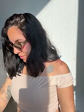 Lolathebaddie online show from October 2025 03:34:01 PM