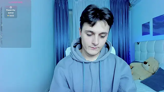 GGimperator  online show from December 2025 03:52:01 PM