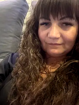 Butterfly8385 online show from October 2025 09:38:01 PM