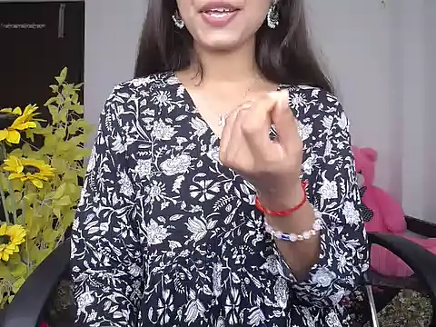 Hot Kareena online show from October 2025 06:03:01 AM