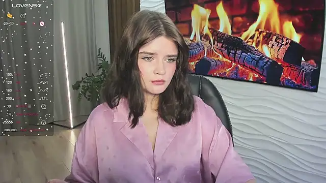 Mori Girll online show from November 2025 01:04:01 PM