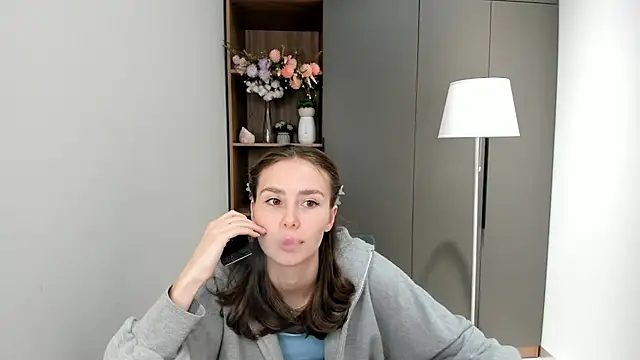 MonetLeitman online show from October 2025 02:10:01 AM