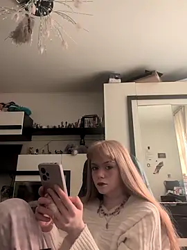 OpheliaMills online show from October 2025 08:47:01 AM