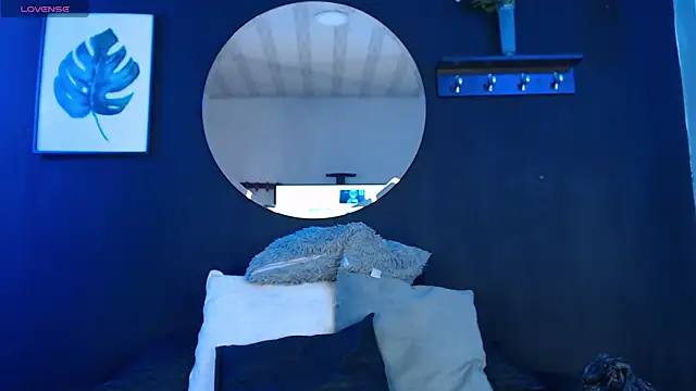 Snapshot of TamaraaRoss_ chatting on November 2025 06:52:01 PM TamaraaRoss online show from November 2025 06:52:01 PM