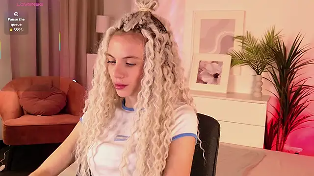 mia silkk online show from January 2026 06:18:02 AM