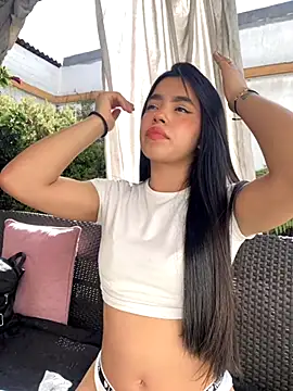 LunaMoore Pink online show from October 2025 01:40:02 PM