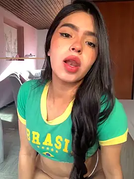 Snapshot of LunaMoore_Pink chatting on December 2025 12:36:01 PM LunaMoore Pink online show from December 2025 12:36:01 PM