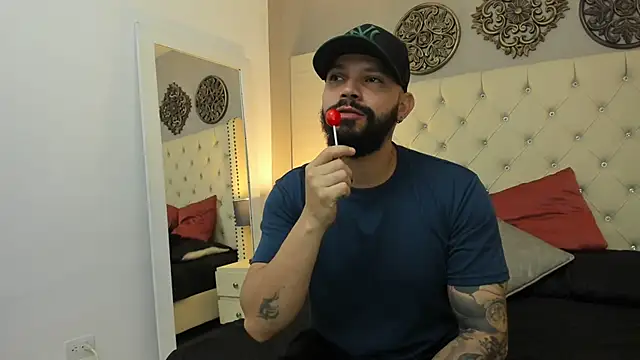 AlukardBig online show from October 2025 08:20:02 PM