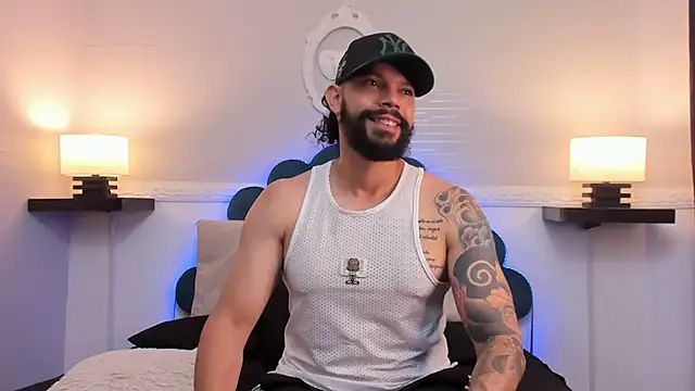 AlukardBig online show from November 2025 12:59:02 PM