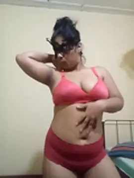 Expose Queen online show from December 2025 11:41:02 AM