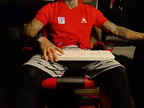 Molotov Explosive online show from November 2025 12:10:02 AM