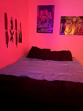 MiniMonroe online show from December 2025 12:03:02 PM