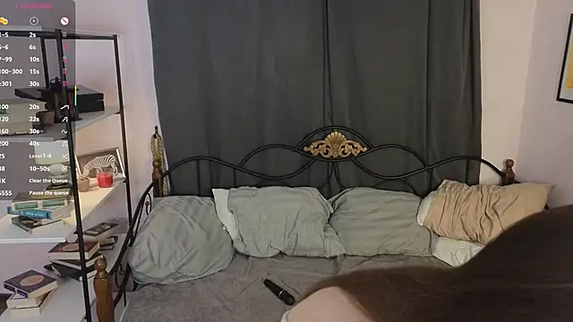 Ruth Going online show from December 2025 12:07:01 AM