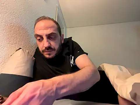 AlexGogo23 online show from January 2026 10:01:01 PM