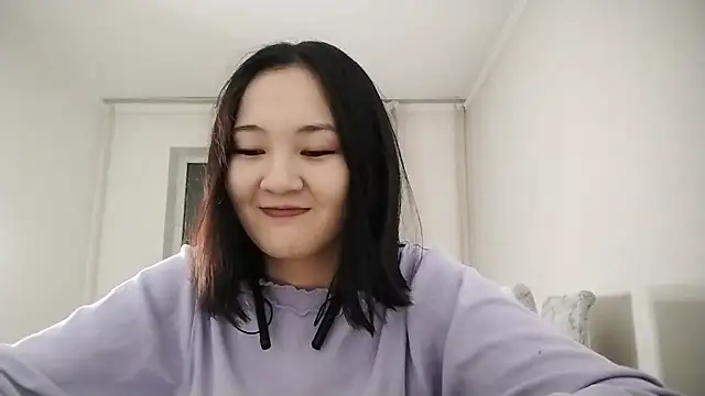 Lyndasilk online show from November 2025 02:15:01 PM