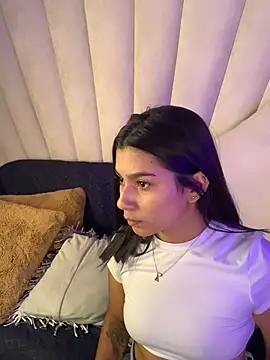 AlyssaRay online show from December 2025 08:38:01 PM