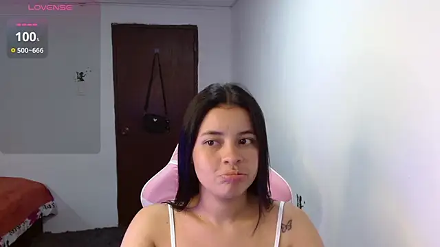 Snapshot of Megan_ve chatting on October 2025 01:17:02 AM Megan ve online show from October 2025 01:17:02 AM