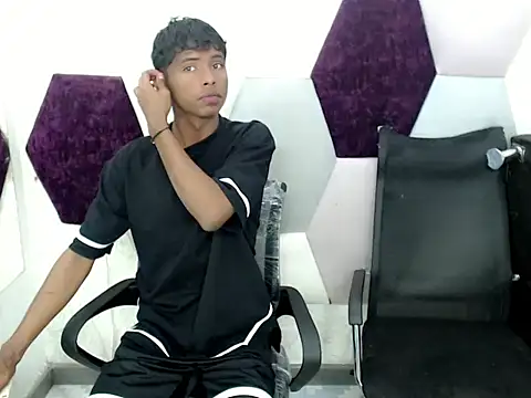 Mick storm online show from November 2025 06:56:02 PM