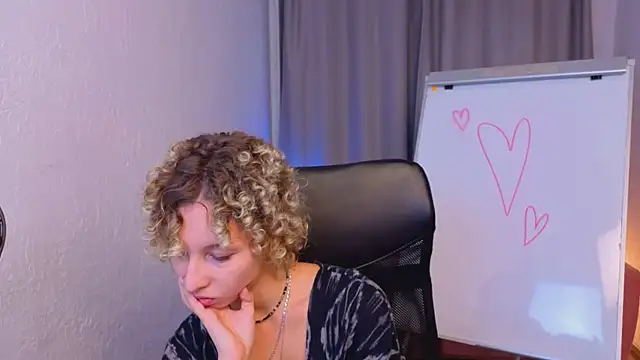 Mary Wahlberg online show from October 2025 05:30:02 AM