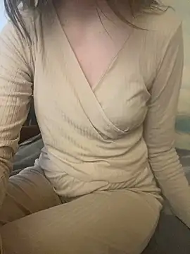 KittieCreme online show from February 2026 02:02:01 PM