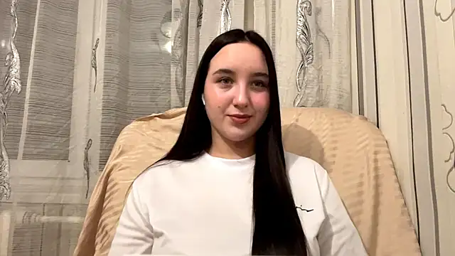 Snapshot of DaisyMolly chatting on November 2025 06:08:01 PM DaisyMolly online show from November 2025 06:08:01 PM