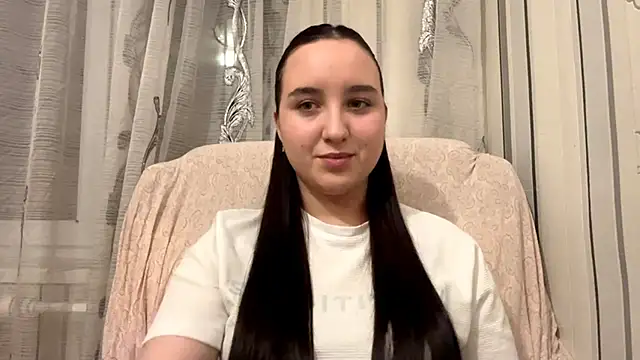 Snapshot of DaisyMolly chatting on November 2025 09:04:01 PM DaisyMolly online show from November 2025 09:04:01 PM