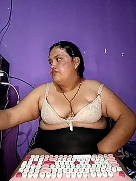 Snapshot of natt-bigass chatting on May 2026 01:10:02 AM natt-bigass online show from May 2026 01:10:02 AM