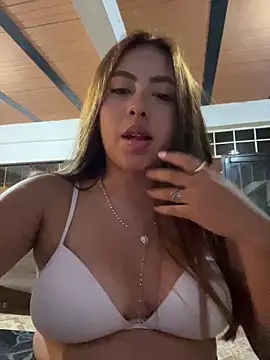 Snapshot of Emily_Joee chatting on November 2025 04:37:01 AM Emily Joee online show from November 2025 04:37:01 AM