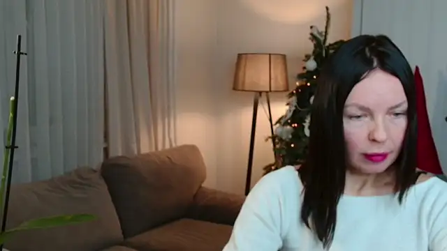 LittleNicolee online show from December 2025 03:40:02 PM