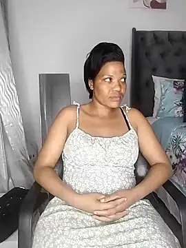 CaramelBoootie online show from January 2026 06:44:01 PM