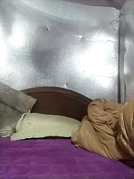 YiyinLy online show from November 2025 07:41:02 AM