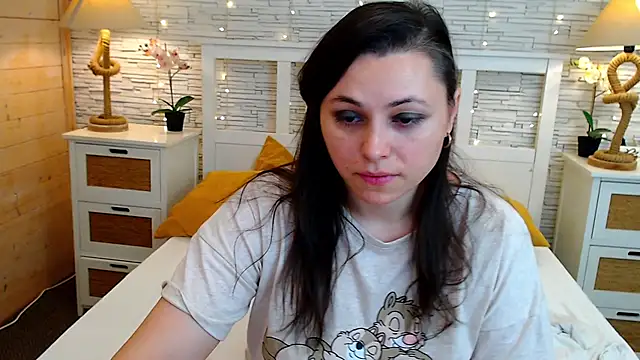 Soft Lilly online show from November 2025 05:54:01 AM