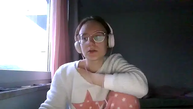 LuckySLove online show from May 2026 07:04:01 PM