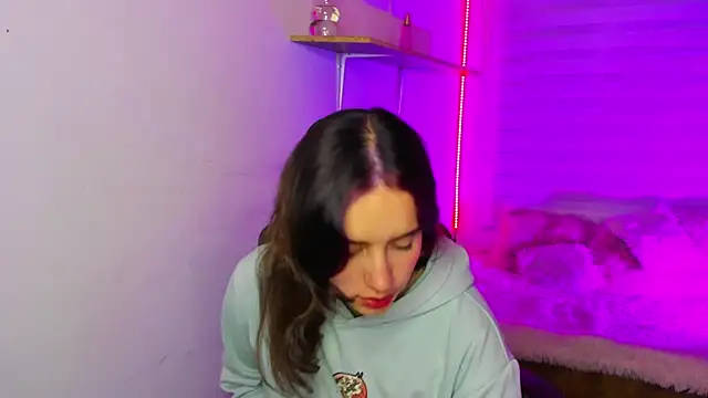 Emily Lindey online show from November 2025 03:09:02 AM