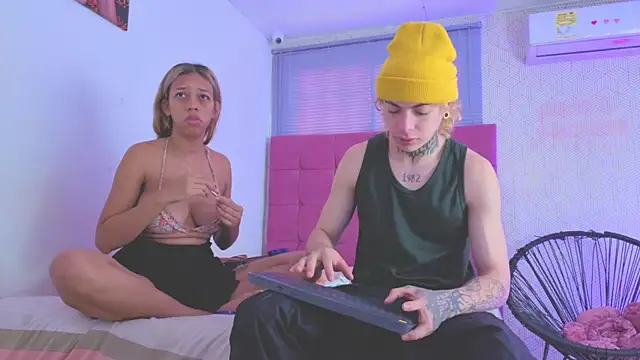 lily and wan online show from December 2025 01:09:02 PM