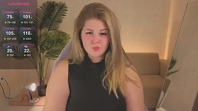 Snapshot of Scarlet_Sinera chatting on November 2025 09:26:01 PM Scarlet Sinera online show from November 2025 09:26:01 PM