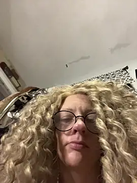 Snapshot of queenkelly1234 chatting on October 2025 03:14:02 PM queenkelly1234 online show from October 2025 03:14:02 PM