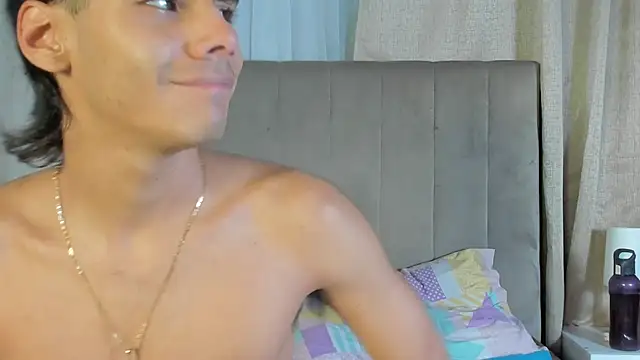 Kendra and liam online show from October 2025 11:44:02 AM