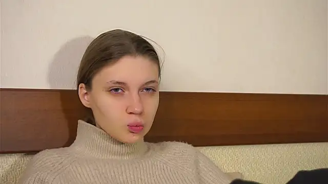 RoslynArcuo online show from November 2025 08:03:01 PM