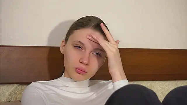 RoslynArcuo online show from November 2025 08:20:01 PM