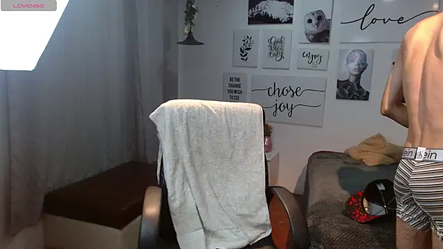 AmethystShadow17 online show from November 2025 06:28:02 PM