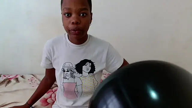 Snapshot of SexyLatoya05 chatting on November 2025 05:10:01 AM SexyLatoya05 online show from November 2025 05:10:01 AM