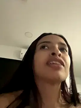 Snapshot of Aithana_Petite chatting on December 2025 03:27:02 AM Aithana Petite online show from December 2025 03:27:02 AM