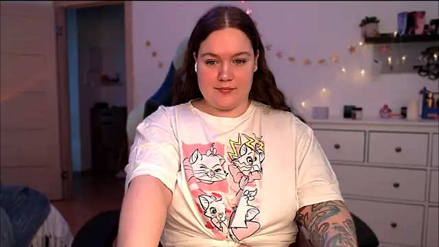 Snapshot of SummerTina chatting on January 2025 09:06:02 AM SummerTina online show from January 2025 09:06:02 AM