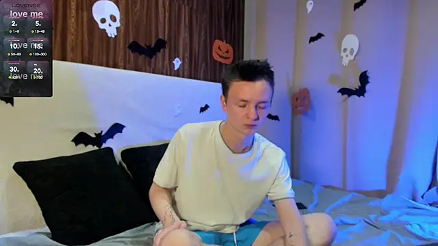 Snapshot of Logan_mett chatting on November 2025 05:47:02 PM Logan mett online show from November 2025 05:47:02 PM