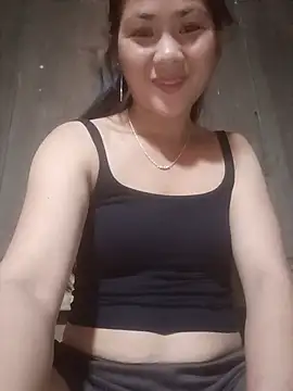 Snapshot of Lyssa-a chatting on May 2026 04:01:02 PM Lyssa-a online show from May 2026 04:01:02 PM