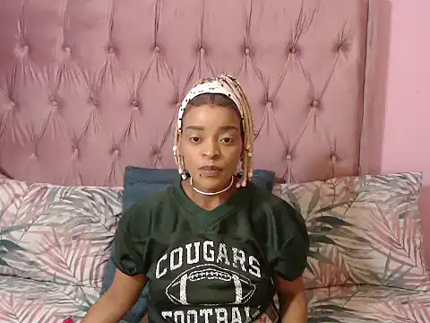 Snapshot of fifiqueen25 chatting on October 2025 10:33:02 AM fifiqueen25 online show from October 2025 10:33:02 AM