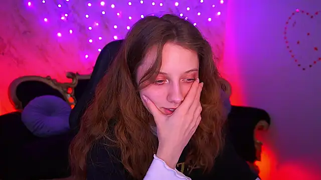 CuteeFoxy online show from February 2026 02:47:02 PM