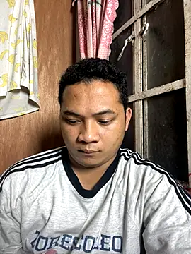 Snapshot of littleredbunny27 chatting on October 2025 12:06:01 PM littleredbunny27 online show from October 2025 12:06:01 PM